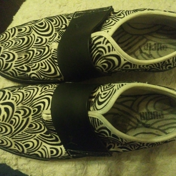 PUMA EL REY BLACKLIGHT SPECIALS sz11US - Picture 6 of 6